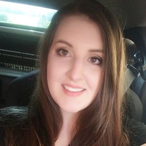 Meet your Posher, Alexi